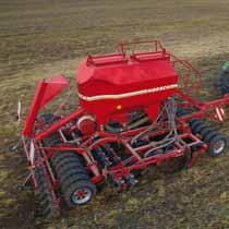 The Sprinter tines effectively remove harvest residues from the seed horizon. Due to its large-capacity seed hopper the Sprinter is a high hectare output machine.