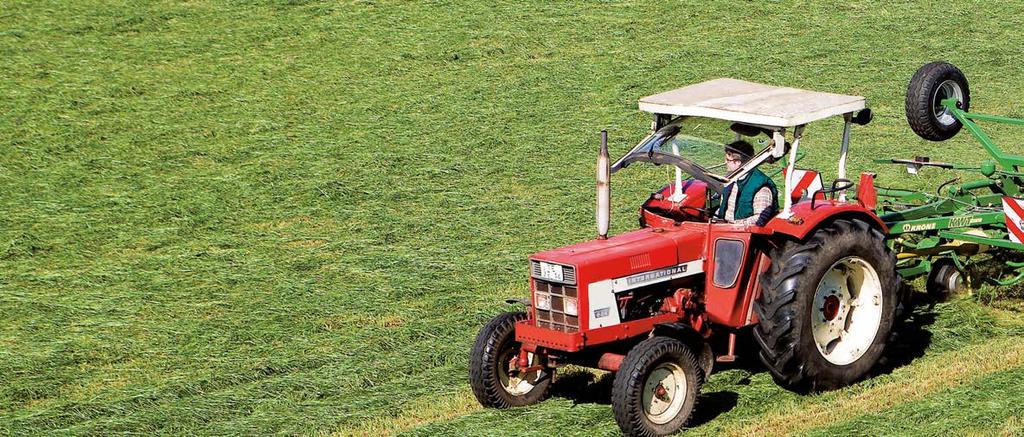 The right tedder to match your mower You get optimum results when one windrow is agitated by two rotors and when the tractor is not running on the windrows. Mower widths (m) 4 rotors KW 4.