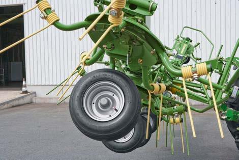 Tedding every stem, the machine provides uniform conditioning for best quality feed.