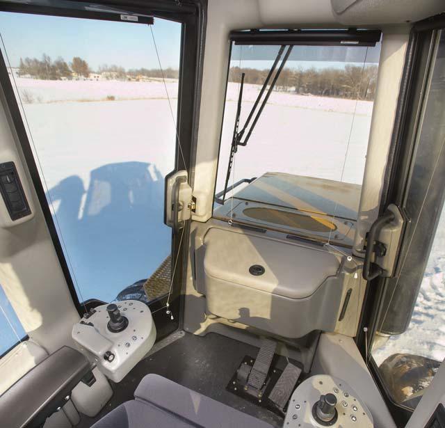 Operator Station Efficient, productive and spacious Maximum Production, Comfortable Work Spacious purpose built forestry cab with excellent sight lines to the work area.