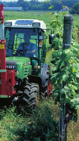 Im plement control via crossgate lever provides operating and cost benefits Up to 4 da functions on the implement can be controlled with the