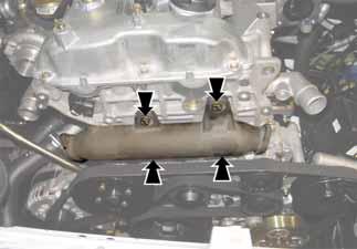 Remove the mounting bolt/nut to remove the left pipe of the EGR valve