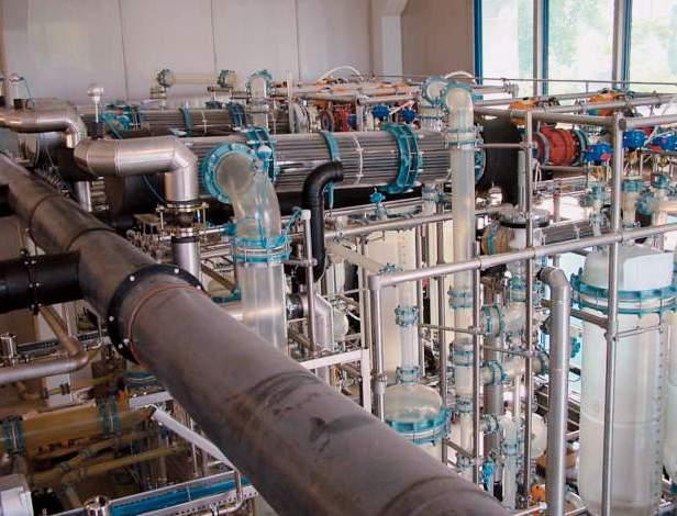 Processes Reaction, stirring, mixing Glass lined reactors (DIN-reactors AE or BE) are suitable for a variety of processes such as chemical reactions (atmospheric or under pressure), gas dispersion,