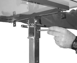 Slide the hydraulic lift assembly onto the lift support bar. (Figure 3). 4.