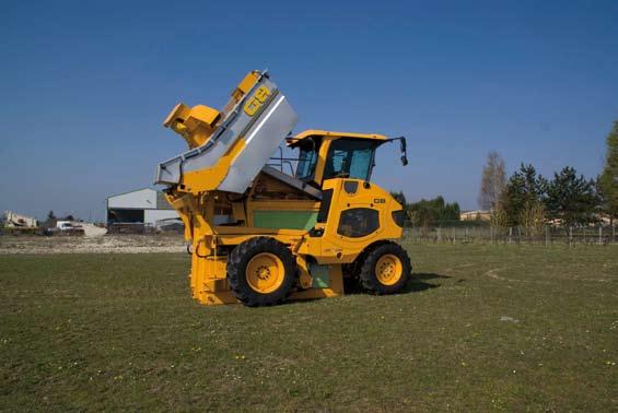 This high capacity harvester that is powerful and has excellent maneuverability characteristics, is a top performer with high conveying capacity and delivers a