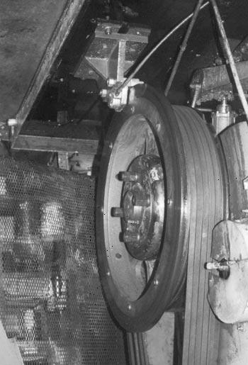 Typical Applications Direct drive application where the 225DP100 caliper is used to brake the flywheel