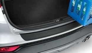 Designed to complement the sporty elegance of the Santa Fe, the mouldings help protect against careless damage especially in car parks.