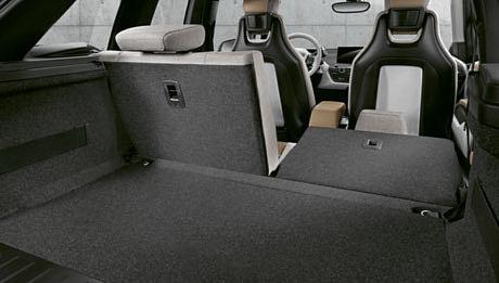 2 Picture shows standard and optional equipment and accessories. 3 Fine-wood interior trim in Eucalyptus, matt, standard for BMW i3 (60Ah) and BMW i3 (94Ah).