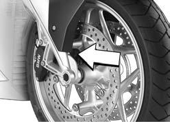 8 110 z Maintenance Visually inspect the left and right brake pads to ascertain their thickness. Viewing direction: Between wheel and front fork toward the brake caliper.