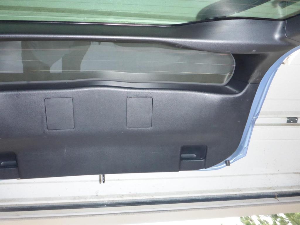 middle plastic panel seam lower plastic panel So as you re looking at the inside of your hatchback door, you ll see that it is made up of a few plastic panels.