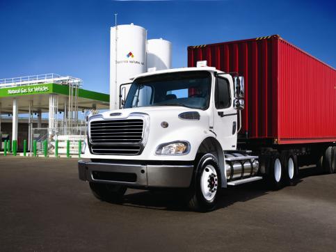demonstrate ISX12 G-powered vehicle First to drive a loaded heavy duty commercial truck
