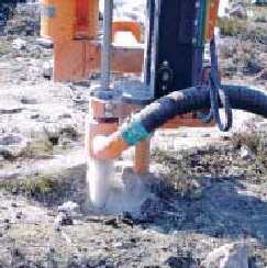 It takes less than five minutes to change the bucket for the drilling unit.