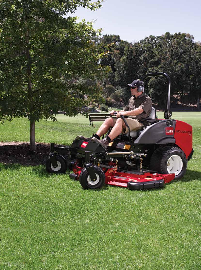 Groundsmaster 7200/7210 Direct-Drive Transmission Integrates wheel motor pumps, a hydraulic wet disc clutch and engine power linkage.