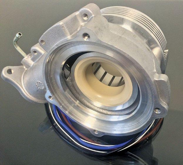 In ❸, the modified compressor housing is shown with the built-in air gap motor. The diameter of the intake tract remains unchanged compared to the standard charger.