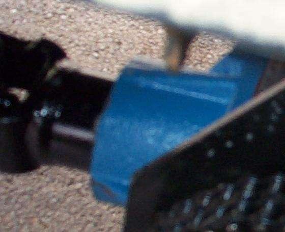 Install a 3/16 x 1 square key in the keyway of the right angle gearbox forward facing shaft.