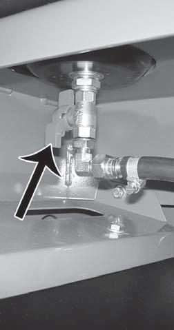At the front of the engine there are belt drives for the fan and alternator and the compressor of the optional cab cooling system. Suction Air Filters (Fig.