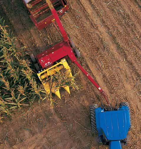Windrow pickups and cornheads make it easy to gather all the crop you grow. New Holland cropheads are designed to keep pace with the high-capacity demands of New Holland forage harvesters.