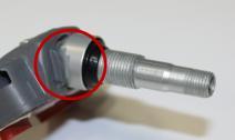 The metal sleeve at the bottom of of the valve stem must be placed form-locking