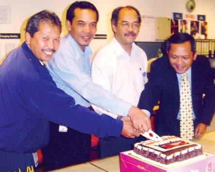 04 SUDUT POS IBU PEJABAT JAMUAN ULANG TAHUN MAIL ROOM EXXONMOBIL Bahagian Mel Korporat telah mengadakan Majlis Jamuan Ulang Tahun Mail Room di Exxon Mobil, Kuala Lumpur.