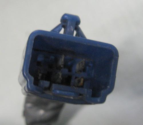 To Rear wiring loom -6-9 - -9 0- -9 0Amp Fuse :. Ignition AM (White).