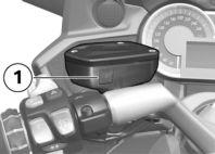z Maintenance Clutch Checking clutch operation Pull the clutch lever. Pressure point must be clearly perceptible.