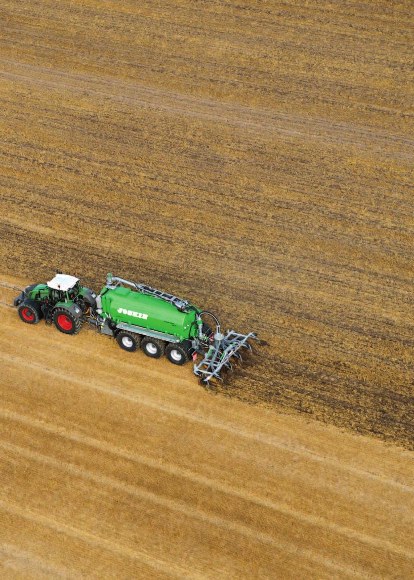 The 900 Vario achieves this with equipment options such as the VarioGuide guidance system, SectionControl, the AGCOMMAND