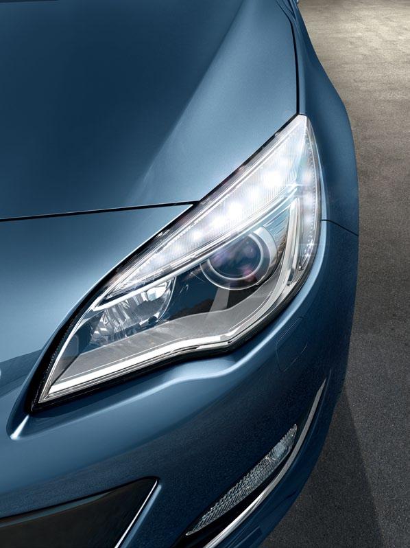 HEADLIGHTS WITH FORESIGHT. Intelligent driver aids are the hallmark of the new Astra.