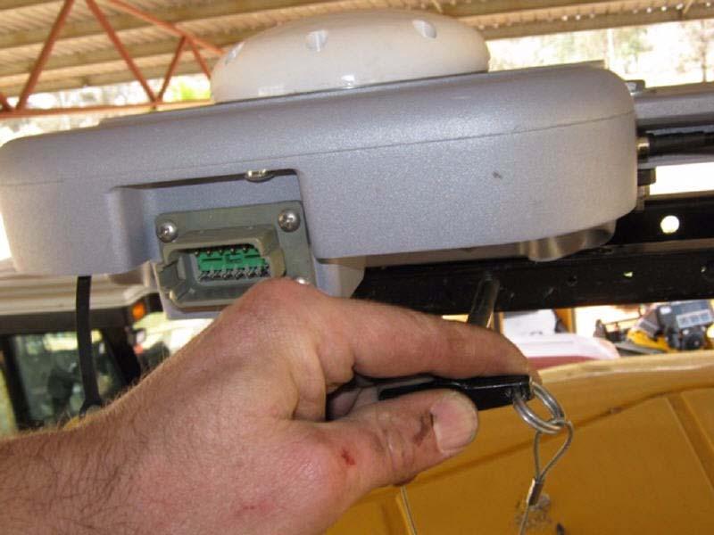 Installation Procedure 18. Test the tightness of the Roof Module from side-to-side. 19.
