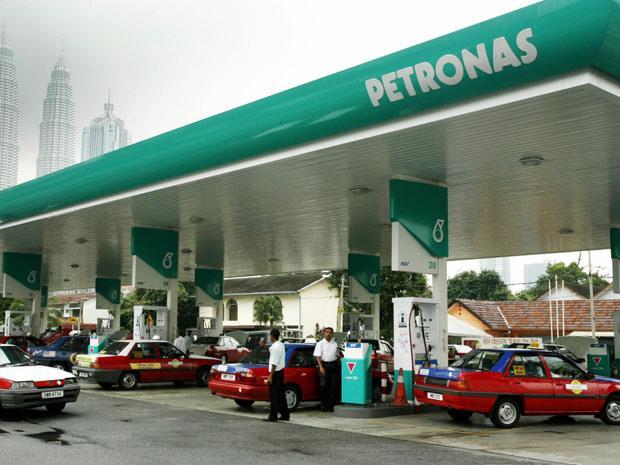 25% of vehicles on road) in Malaysia with almost 200 refueling stations Proton and local