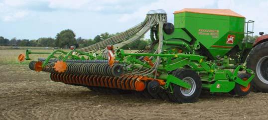The following Exact harrow III-S provides sufficient coverage of the seed and the adjustment of the intensity of the Exact harrow tines is possible either manually or hydraulically.