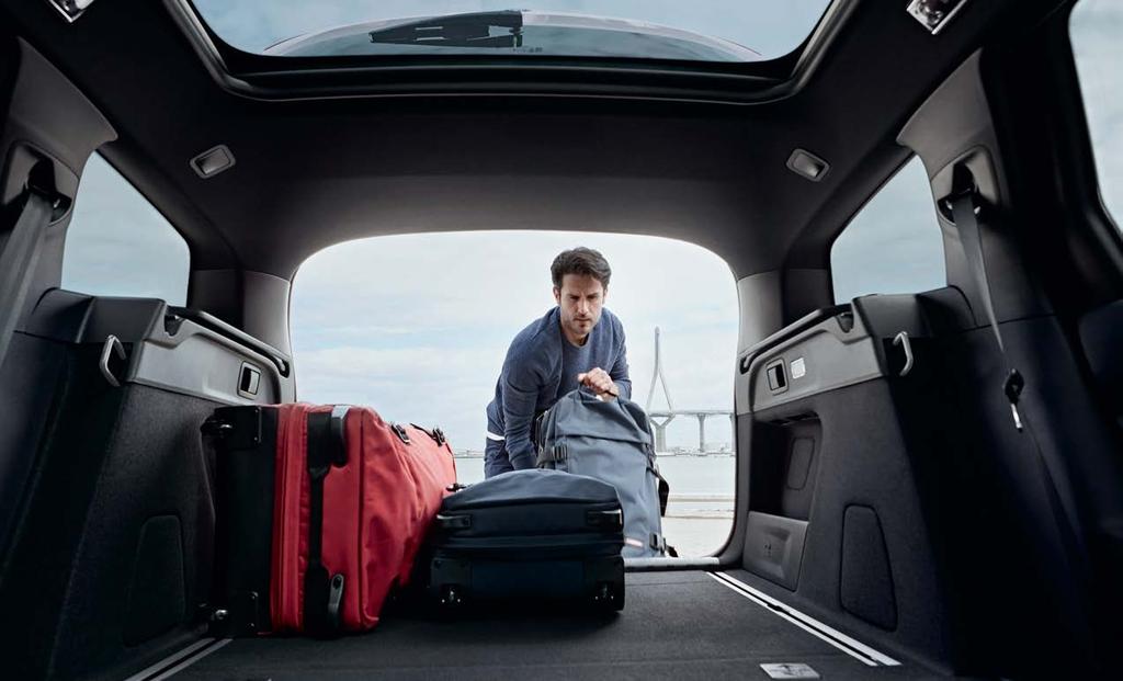 OUTSTANDING MODULARITY. BATHE IN NATURAL LIGHT. Take the stress out of family holidays with new PEUGEOT 308 Touring with a large load space to cater for your needs.