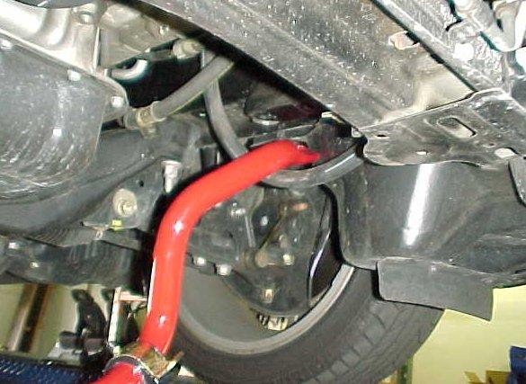 6) Use the grease pack provided to apply a thick coat of grease to the inside of the sway bar bushing.