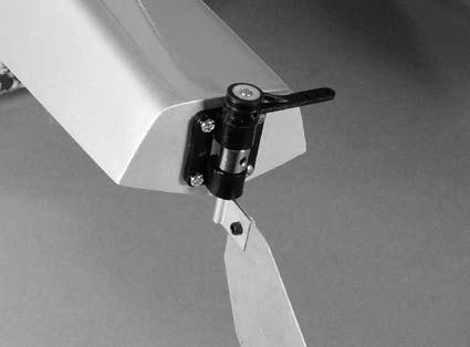 1. Attach a nylon bracket to the rear of the float using four 3mm x 12mm sheet metal screws. 2. Place a 5/32" wheel collar in the center of the nylon bracket.