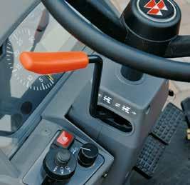 All main controls are positioned for ease of use and accessibility, while the instrument panel provides a complete and clear display of all the information the driver needs to operate the tractor