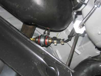 i 4 Angle bracket Original vehicle bolt Rubber-coated p-clamp, silent block, M6 flanged nut [x] Installation