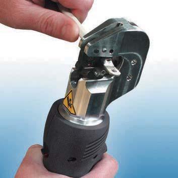 Installing Kits Recommended Tools The Shure-Stake mechanism on mechanical ratchet tools and power tools prevents the dies from releasing the terminal