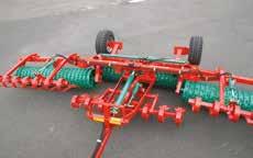 Parking leg As the leg is stored in the middle of the main frame, the roller is very manoeuvrable even on confined headland.