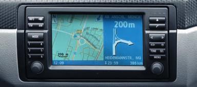 Please talk to your local BMW Dealer for full details of how BMW s navigation system can make journeys easier. They will also be happy to advise you on availability of CD-ROM or DVD road map updates.
