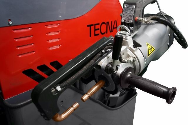 TECNA s robust cabinet is practical and easy to manoeuvre in and around the workshop.