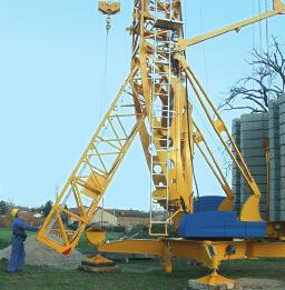 Folding and unfolding of the jib automated by hydraulic cylinders When versatility becomes essential Successfully combining
