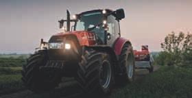 ALL AROUND VISIBILITY With unsurpassed sight lines, the Farmall U cab features surround vision and an opening high-visibility cab roof window for