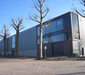 GIANT MADE IN HOLLAND Tobroco Machines Beneluxstraat 4 5061 KE Oisterwijk, Holland Tel: +31 (0)13 521 12 12 Fax: +31 (0)13 523 40 45 E-mail: info@tobroco.
