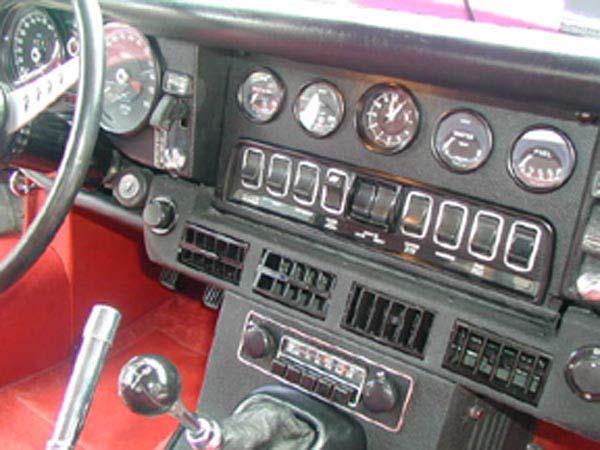 the recessed ring and around the growler Instruments Dash with AC Dash without AC