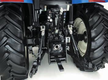 22 FRONT LOADER AND FRONT / REAR LINKAGE Productivity and flexibility guaranteed. New Holland knows that full integration is far better than something that has been tacked on as an afterthought.