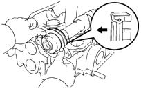 (1) Apply new engine oil to the thrust portion and journal of the camshaft.