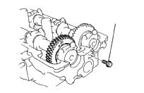 ENGINE MECHANICAL (1MZFE) CYLINDER HEAD EM6 Intake Service Bolt (7) Remove the service bolt. 7.