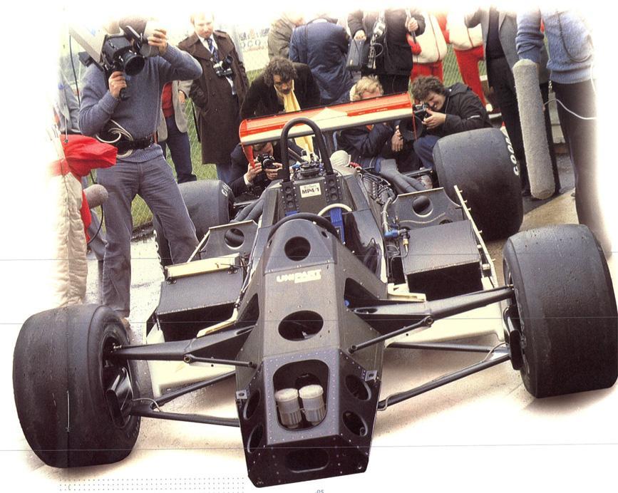 2 Figure 1: The original composite F1 chassis, McLaren MP4-1 (Savage, 2008) 1.