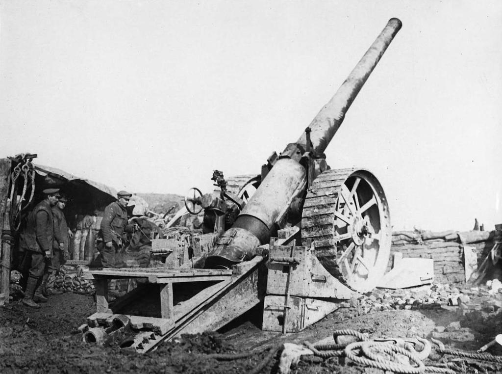 Artillery Artillery dominated the First World War battlefield and inflicted the majority of casualties. The Gunner s War The number of artillery guns expanded enormously during the war.