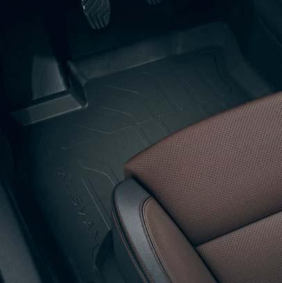 Mats On-board experience 01 Reversible boot mat 04 Hanger on headrest Made to measure from quality carpeting, it is both practical and easy to