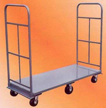 23 2.2.2 Product B Figure 2.2: Product B Durable 12 gauge steel platform and 12 gauge caster mounts for long lasting use. Two removable 1 1/4" tubular handles with smooth radius bend.